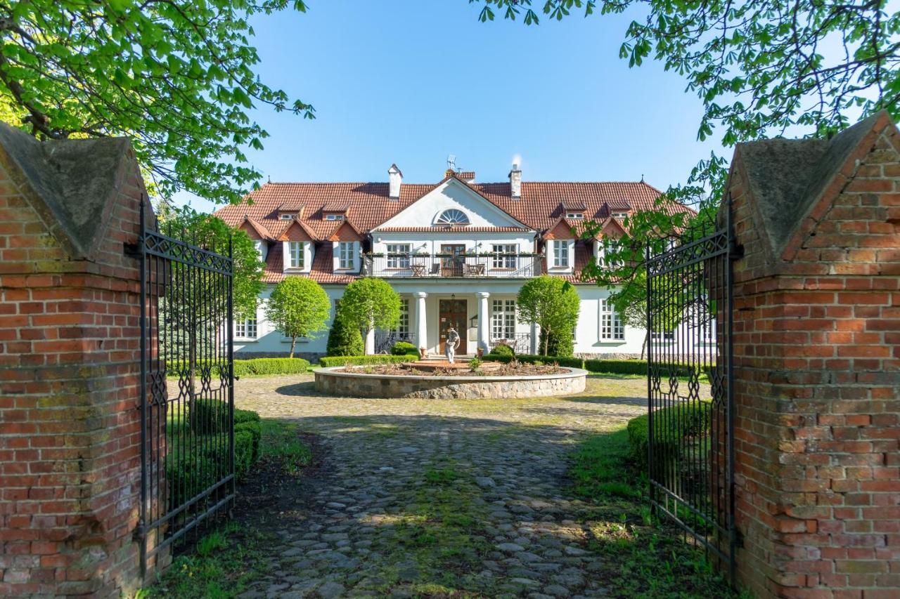 Dwór w Bychowie Gniewino Exterior foto